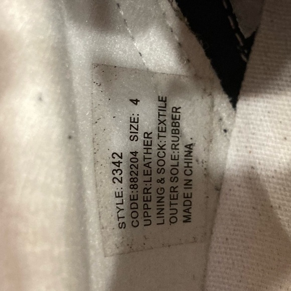 Angel size 4 white navy saddle shoes play condition for the tips of the toes - Picture 5 of 5